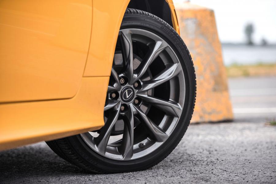 Колеса Lexus RC350 AWD F-Sport 2018 года  (NA) (фото 5 из 20)